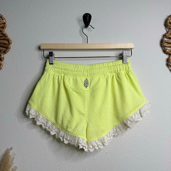 Free People shorts activewear sportswear stretchy yoga workout gym Medium - Picture 7 of 11